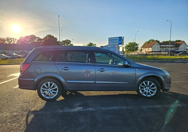 Opel Astra cena 6999 przebieg: 326000, rok produkcji 2006 z Legionowo małe 301